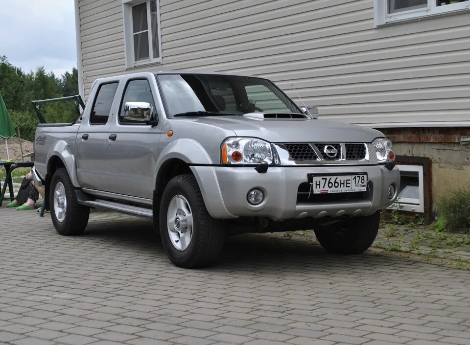 Ниссан np300 фото Рамки гос. номера и немного колхоза. - Nissan NP300, 2,5 л, 2012 года другое DRI