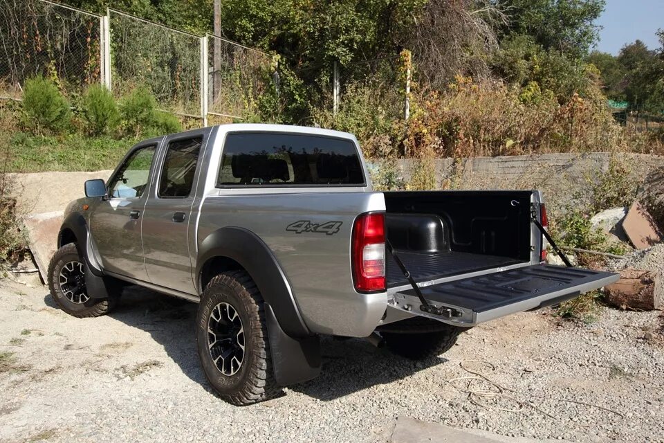 Ниссан нп300 тюнинг Хищник 4-х литровый - Nissan NP300, 2,5 л, 2012 года другое DRIVE2