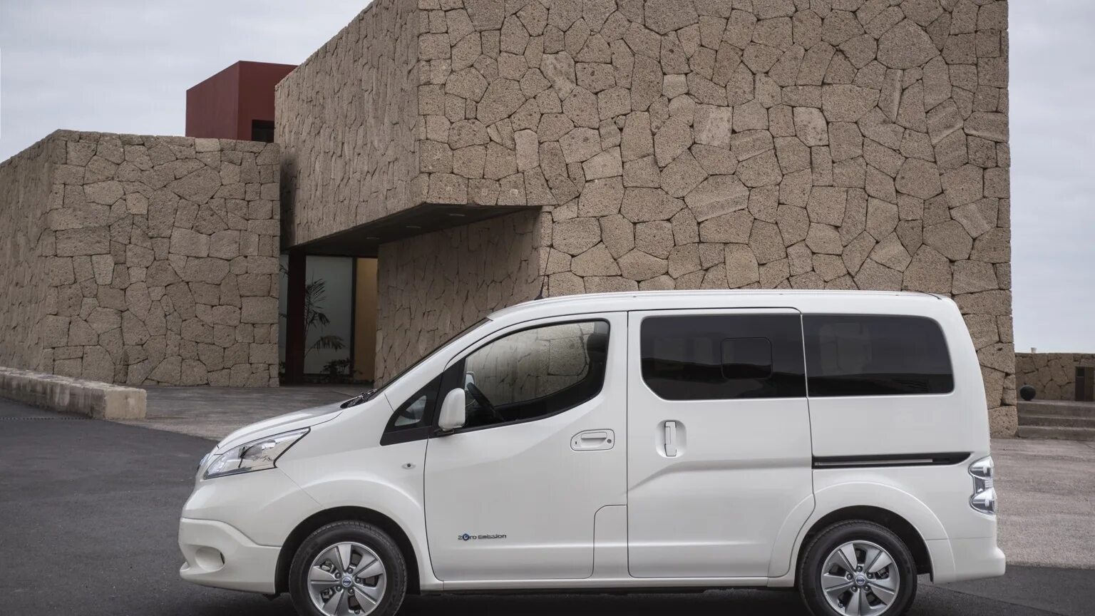 Ниссан nv200 фото Электромобиль Nissan e-NV200 Evalia 2018-2021 elmobil.ru