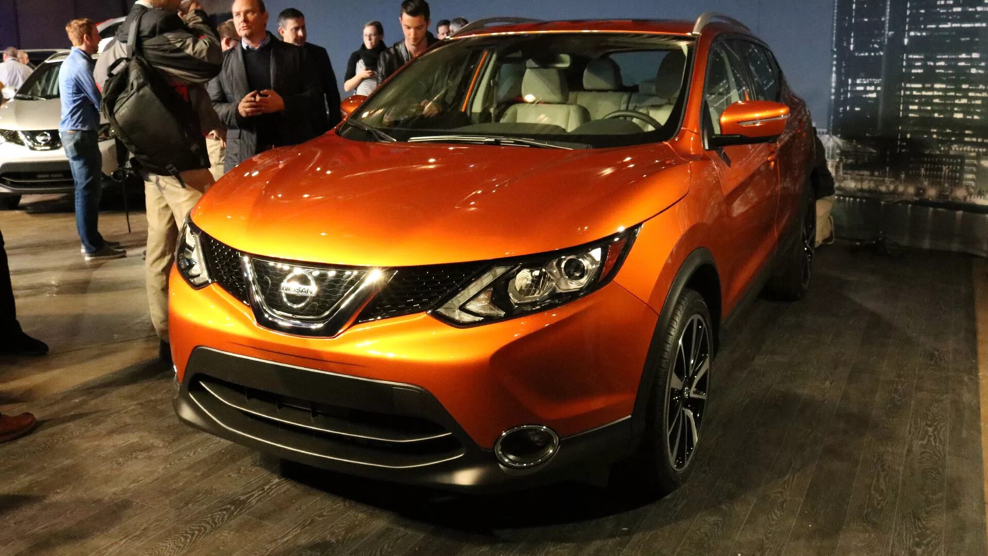 Ниссан оранжевый фото 2017 Nissan Rogue Sport USA - DRIVE2