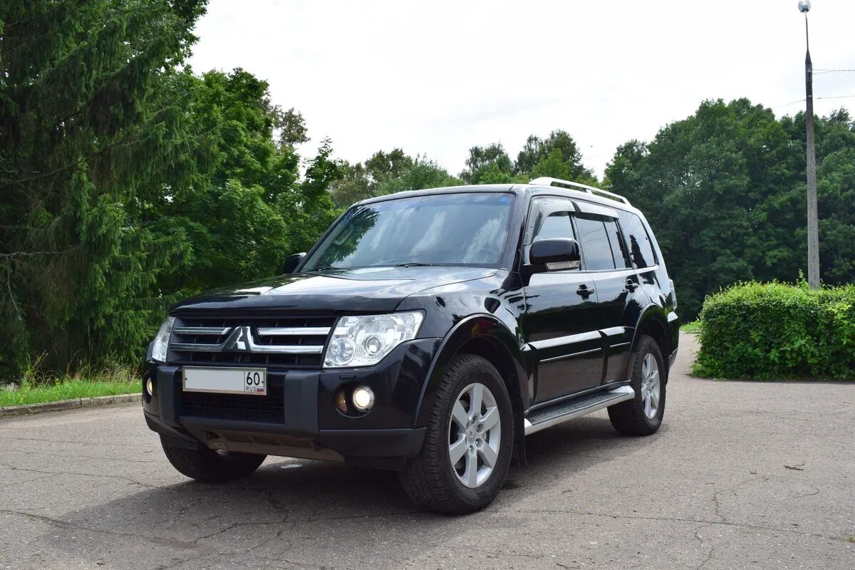 Ниссан паджеро фото Люди забыли, что есть нормальные внедорожники" Показал 2 внедорожника за 1 млн.,