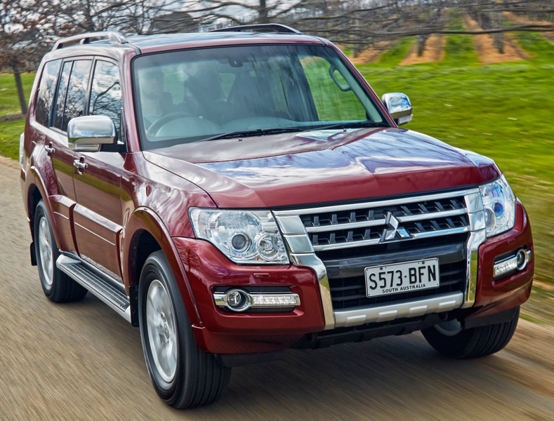 Ниссан паджеро фото Фото Mitsubishi Pajero 5 дв. внедорожник 2014 - . - Фотографии автомобилей. Стра