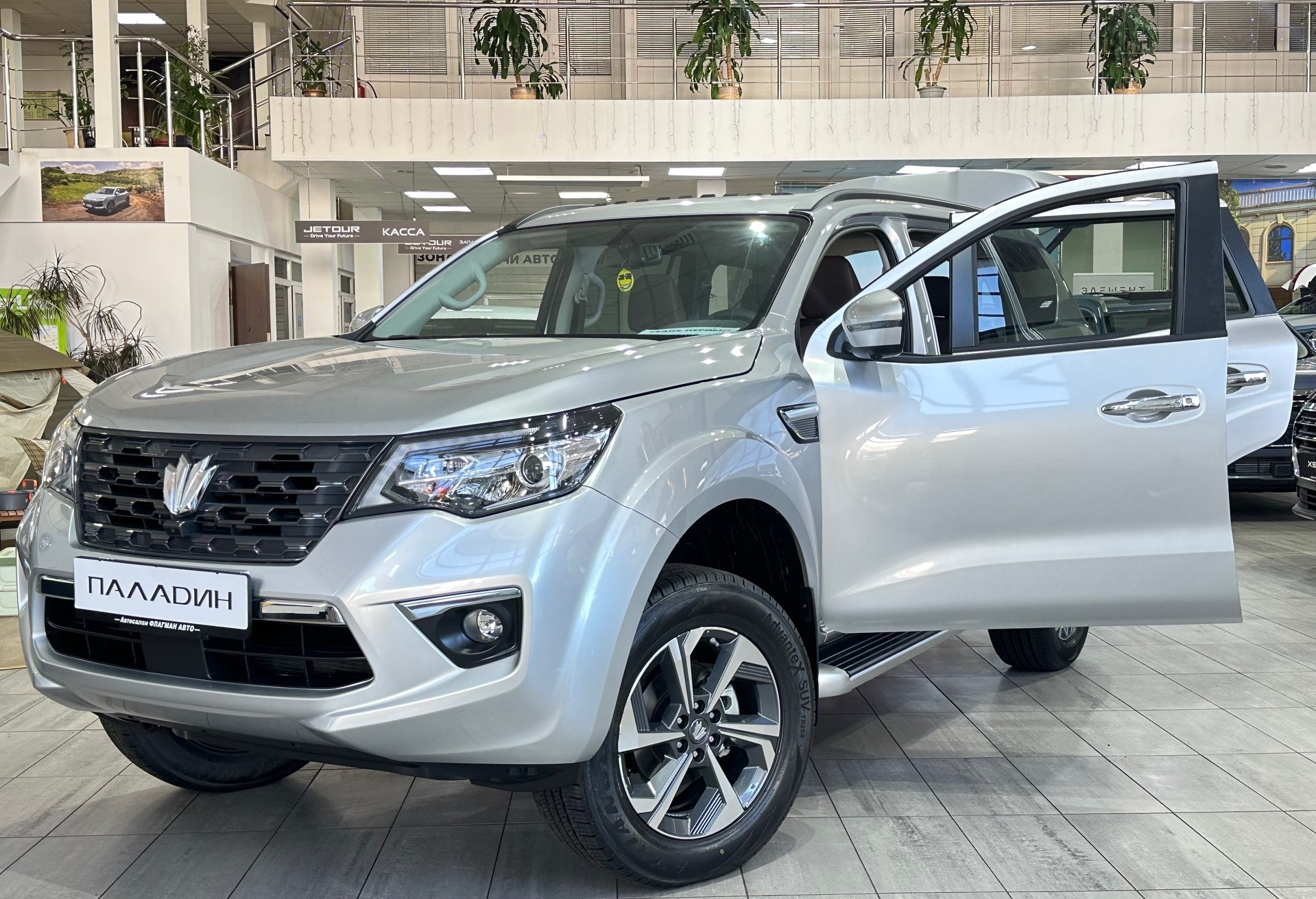 Ниссан паладин фото Oting Паладин - привлекает взгляд с любого ракурса. - Флагман Авто на DRIVE2