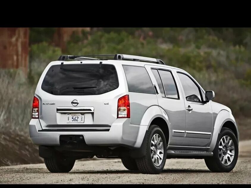 Ниссан панфайдер фото Купить б/у Nissan Pathfinder III 2.5d MT (174 л.с.) 4WD дизель механика в Прокоп