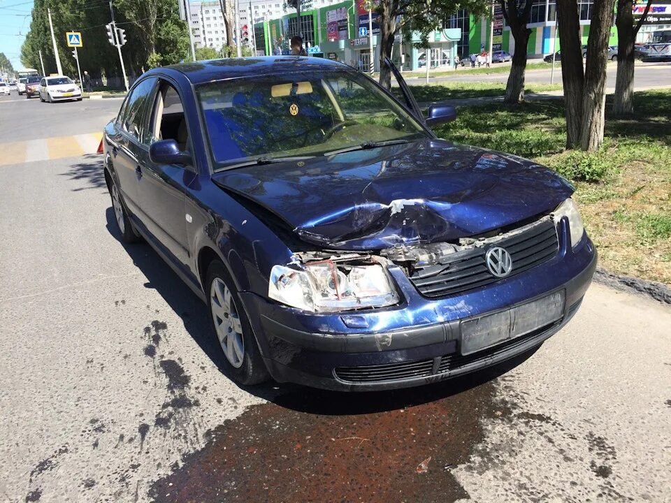 Ниссан пассат фото По морде хлооооооооп!.. - Volkswagen Passat B5, 1,8 л, 2000 года ДТП DRIVE2