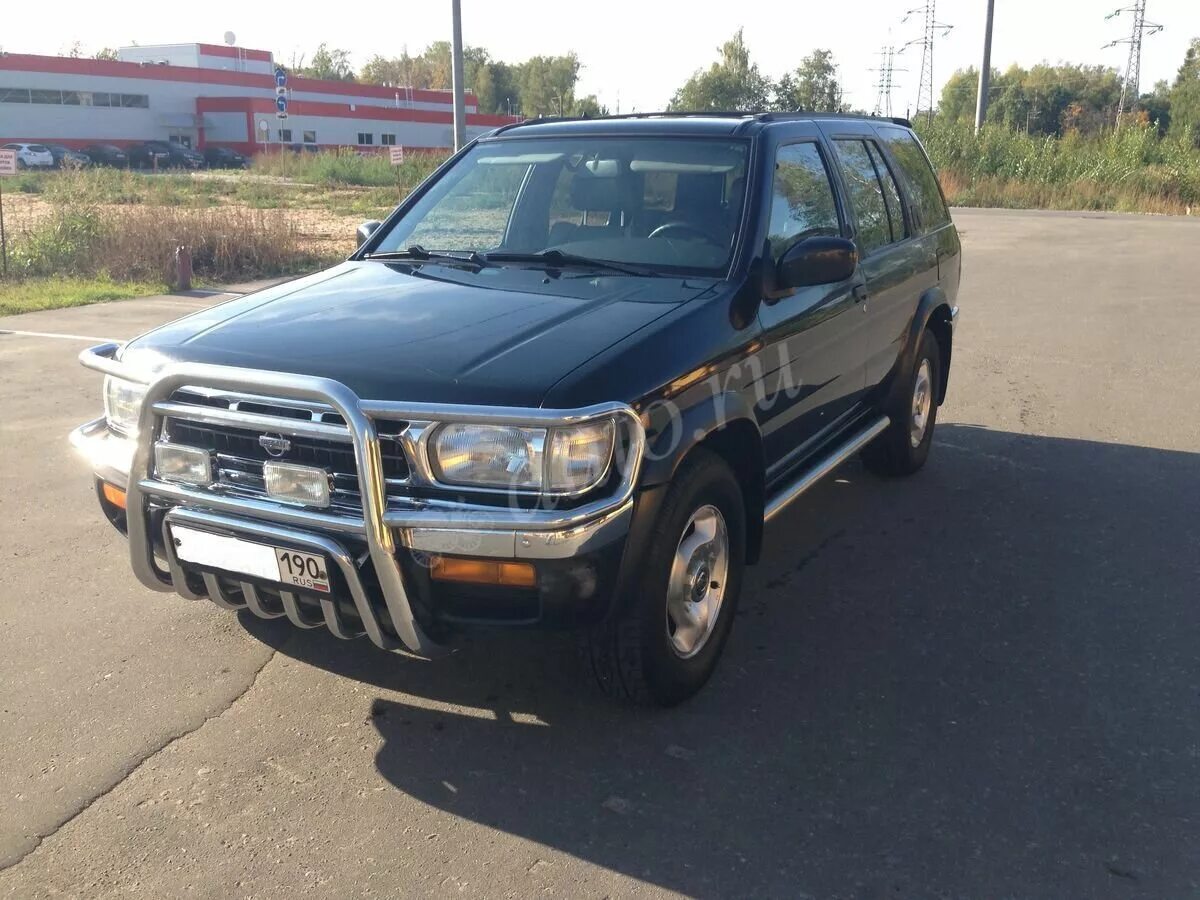 Ниссан патфайндер 1998 года фото Купить б/у Nissan Pathfinder бензин автомат в Дубне: чёрный Ниссан Патфайндер 19
