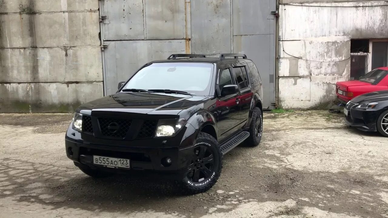 Ниссан патфайндер 2.5 тюнинг Тюнинг Nissan Pathfinder Анти Хром черный - YouTube