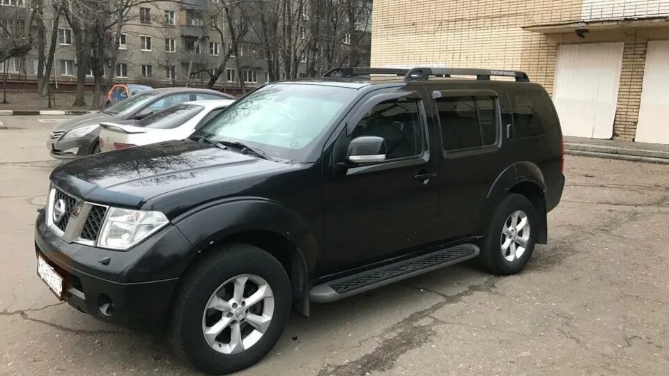 Ниссан патфайндер 2007 фото ржавая рама, сайлентблоки под замену - Nissan Pathfinder (3G), 2,5 л, 2007 года 