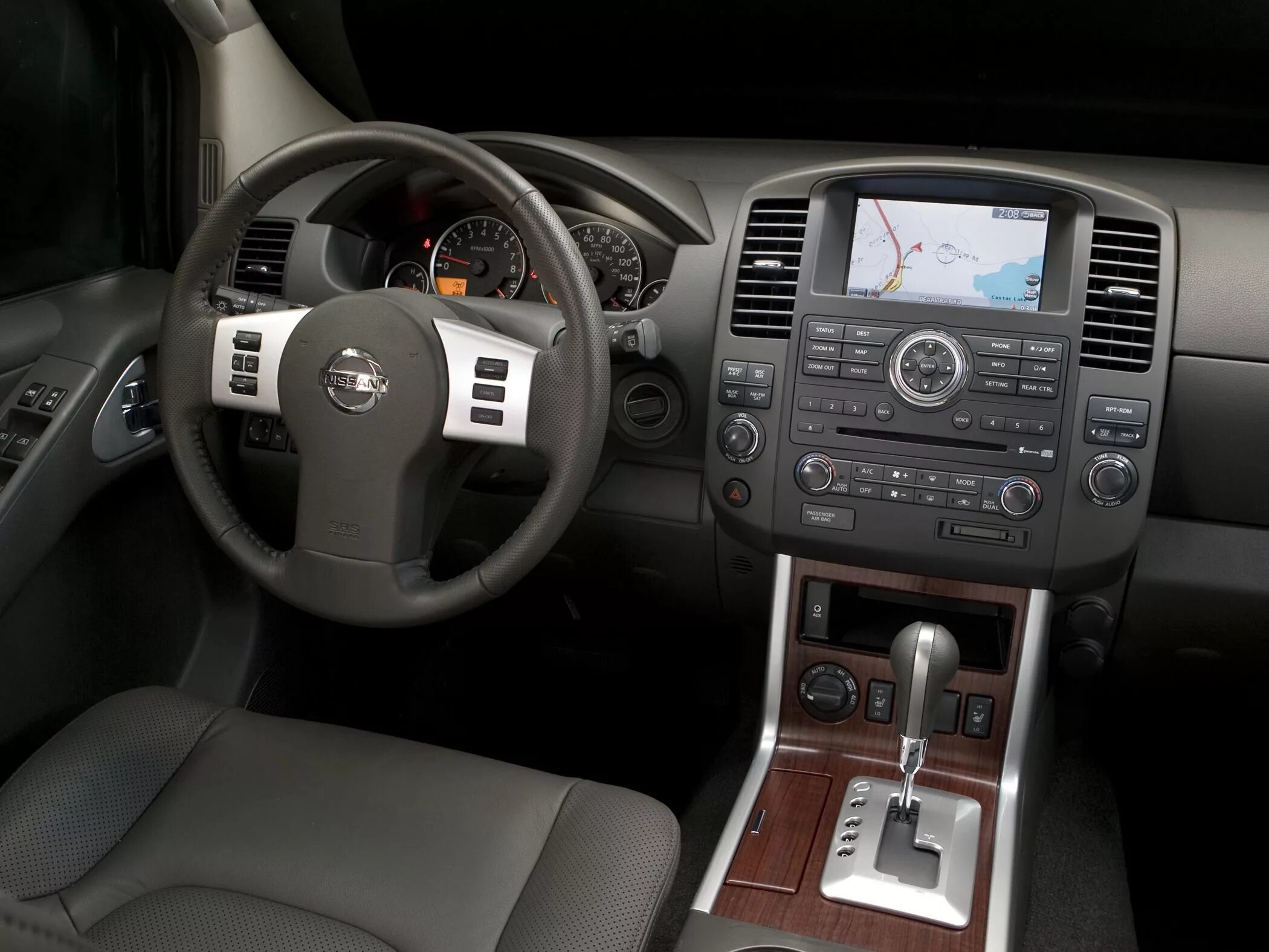 Ниссан патфайндер фото салона Точно по курсу! Обновление навигации для Nissan Pathfinder, Nissan X-Trail, Niss