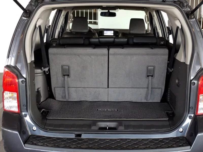 Ниссан патфайндер фото салона и багажника Какой объем багажника Ниссан Патфайндер R51?