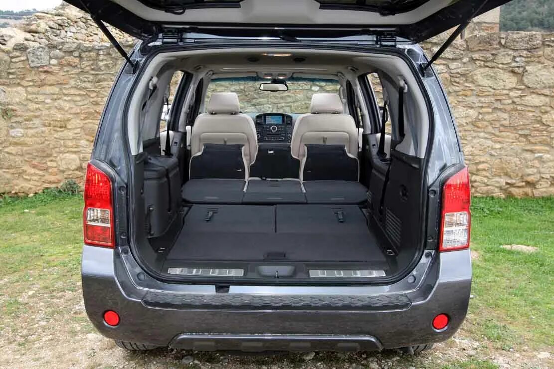 Ниссан патфайндер фото салона и багажника Argus Gratuit Nissan Pathfinder 2.5 dCi 190 2013, Cote Gratuite de La Revue Auto