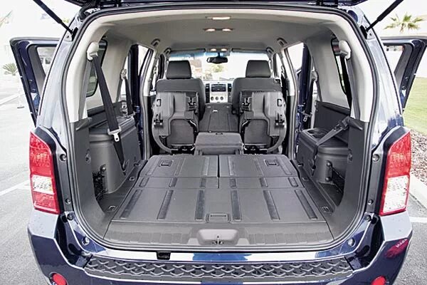 Ниссан патфайндер фото салона и багажника Nissan Pathfinder: дитя глобализации Статьи на avtorinok.ru