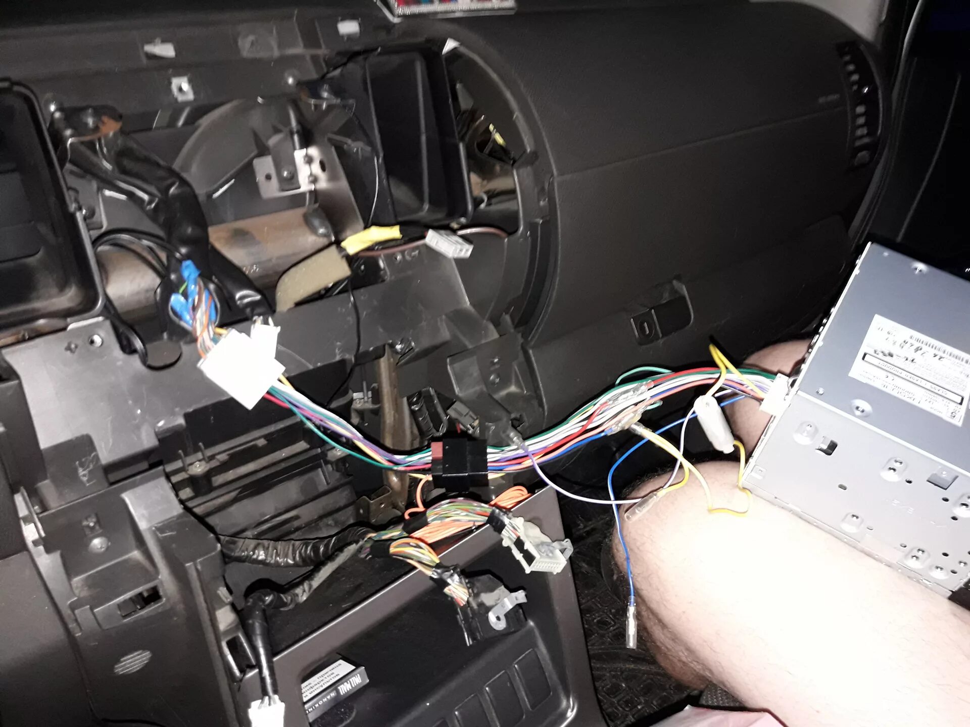 Ниссан патфайндер подключение магнитолы замена штатного гу на Clarion NX503E - Nissan Pathfinder (3G), 2,5 л, 2007 года 