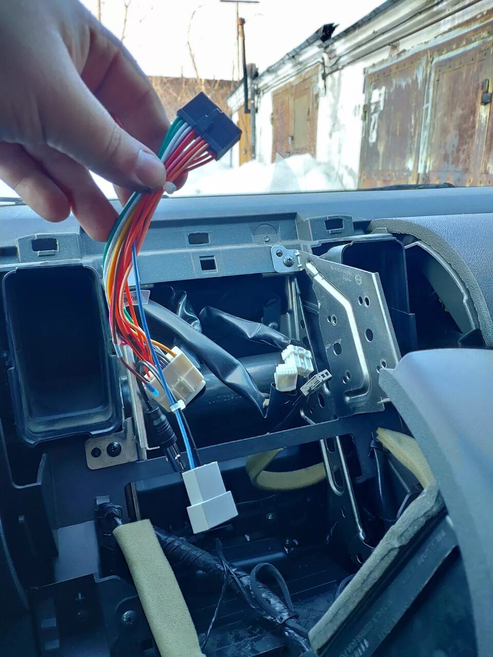 Ниссан патфайндер подключение магнитолы Установка китайской магнитолы - Nissan Pathfinder (3G), 2,5 л, 2011 года аксессу