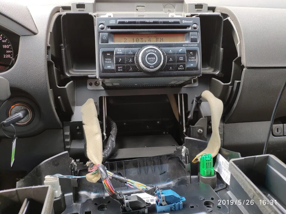 Ниссан патфайндер подключение магнитолы Замена штатного ГУ на сенсорный китай в SE - Nissan Pathfinder (3G), 2,5 л, 2011