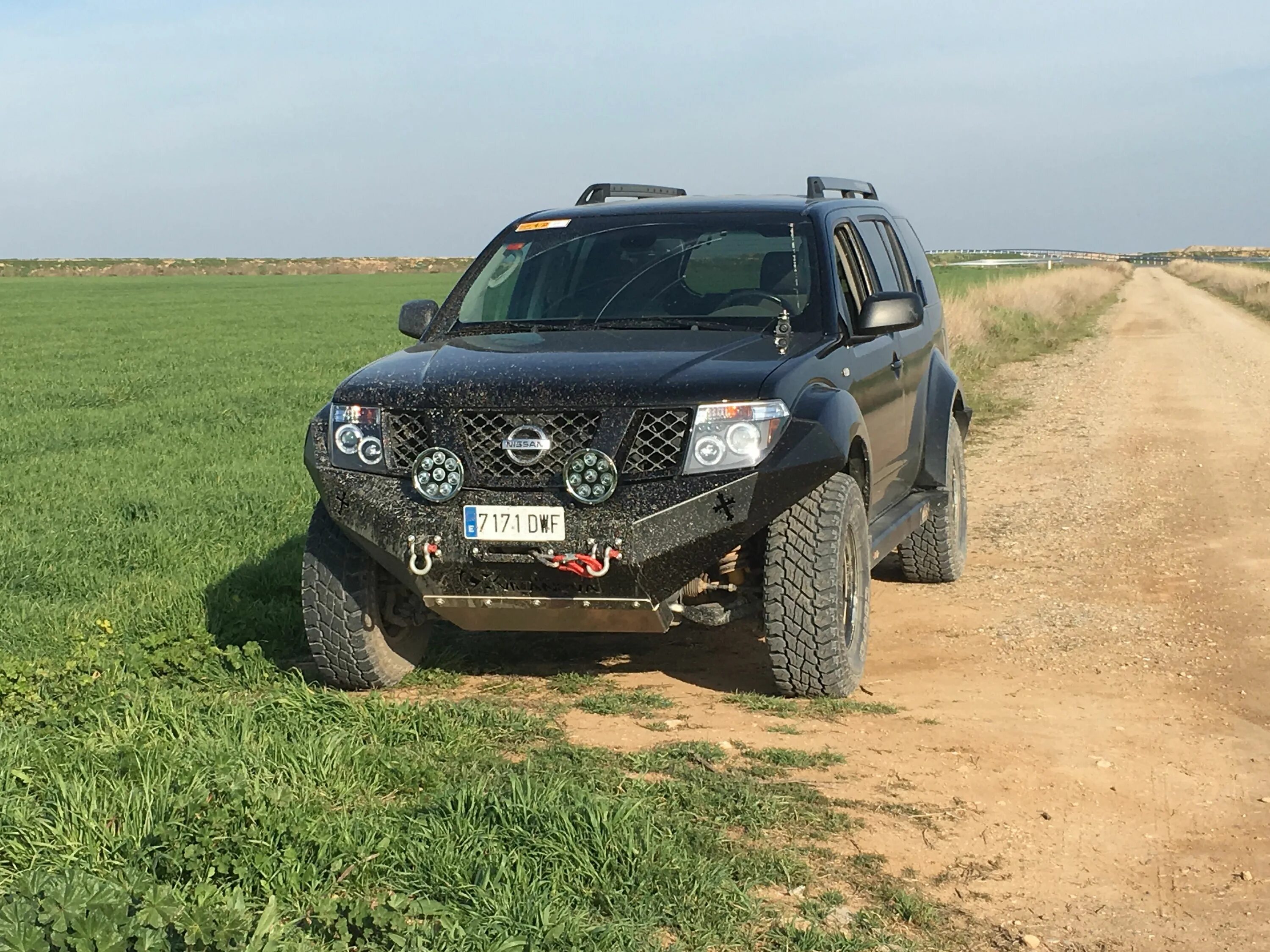 Ниссан патфайндер тюнинг для бездорожья Pin en Mostly Nissan Patrol Carros y camionetas, Camionetas, Autos y motos