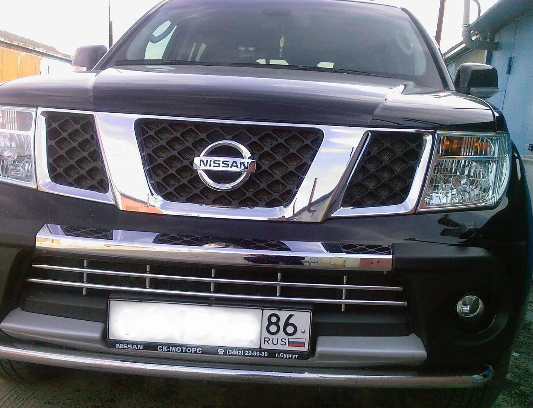 Ниссан патфайндер тюнинг решетка радиатора Сетка в решетку радиатора - Nissan Pathfinder (3G), 2,5 л, 2008 года тюнинг DRIV