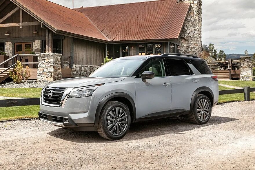 Ниссан патфайндер в новом кузове фото Другой Nissan Pathfinder выбрался на тесты: первое фото - КОЛЕСА.ру - автомобиль