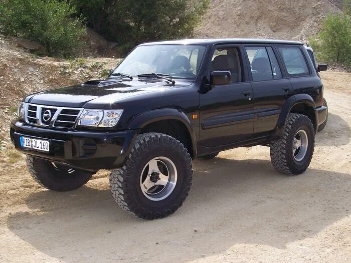 Ниссан патрол 61 фото Патрол на 35 колесах - КарЛайн.ру