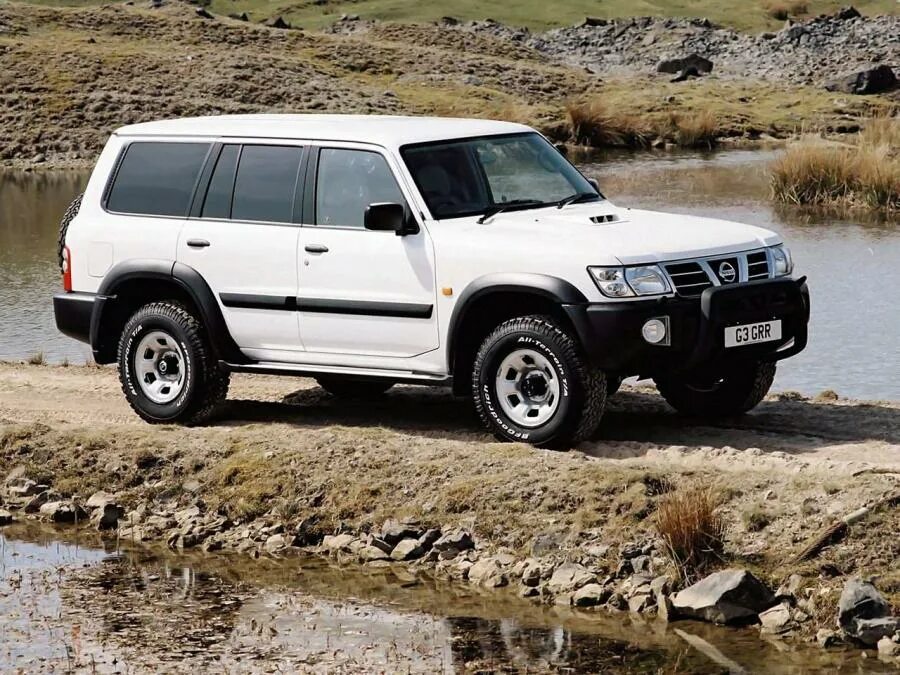 Ниссан патрол 61 фото Nissan Patrol GR 5-Door 2001 года выпуска для рынка Великобритании и Ирландии. Ф