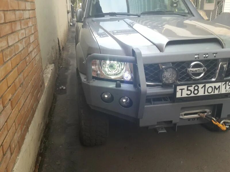 Ниссан патрол фара тюнинг BiLed фары Nissan Patrol GR Y61 от "ledstudio.org"