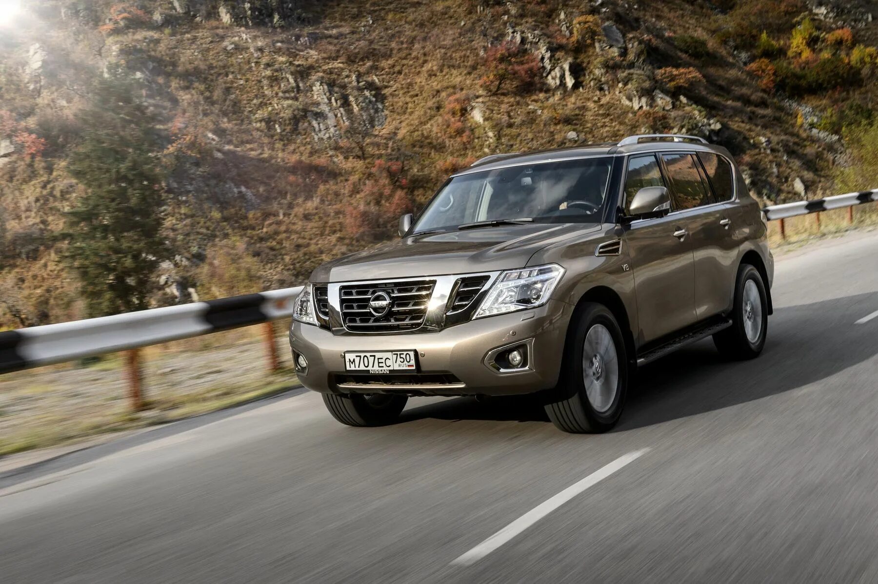 Ниссан патрол новый кузов фото Nissan Patrol 2014 year of release, 6 generation, restyling, suv 5-doors - Trim 