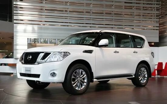 Ниссан патрол новый кузов фото Что лучше купить Nissan Patrol или Infiniti QX80 В чем разница