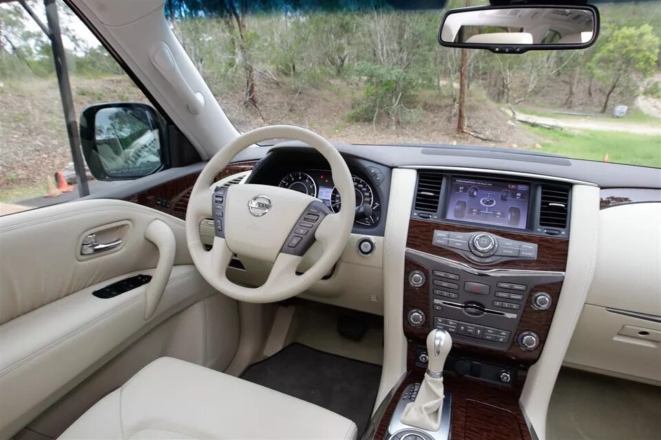 Ниссан патрол салон фото Пошив руля и ручки КПП - Nissan Patrol (Y62), 5,6 л, 2013 года тюнинг DRIVE2