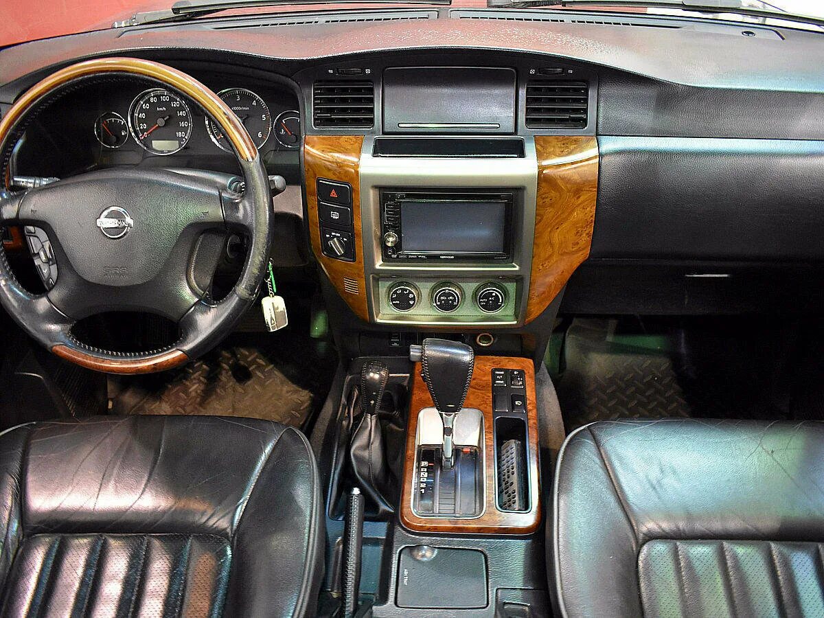 Ниссан патрол салон фото Купить б/у Nissan Patrol V (Y61) Рестайлинг 3.0d AT (160 л.с.) 4WD дизель автома