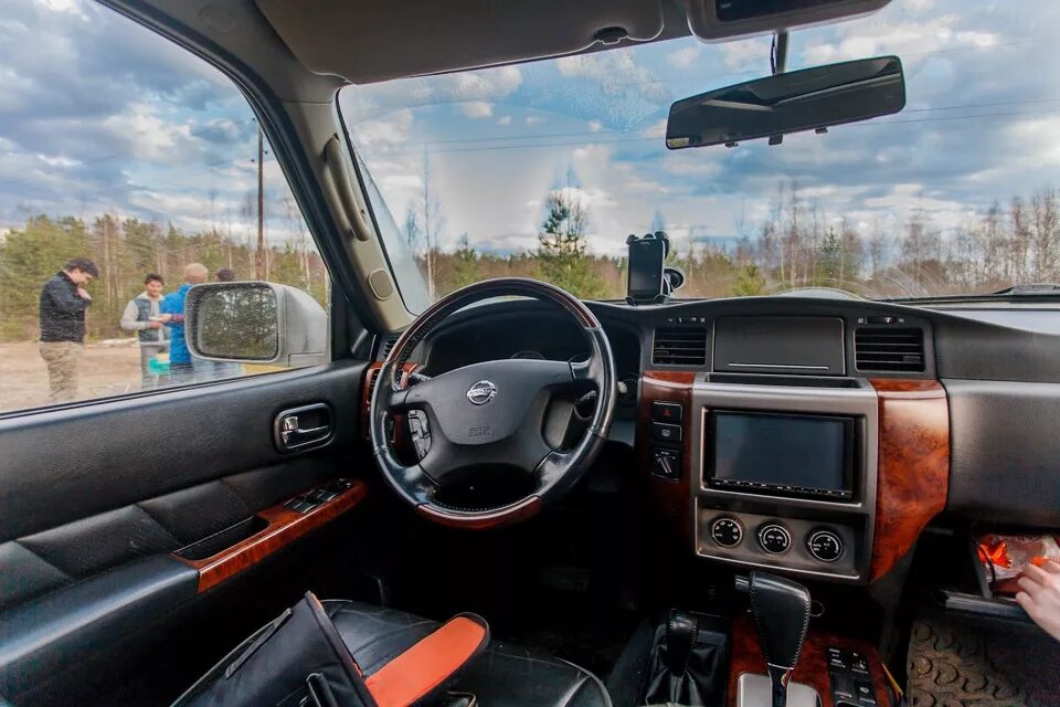 Ниссан патрол тюнинг салона Ромашковое безобразие. Лепесток 5 с клубом Автотропа - Nissan Patrol GR II (Y61)