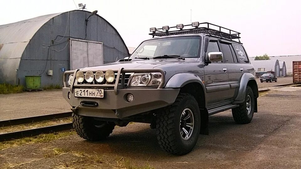 Ниссан патрол y61 тюнинг фото Nissan Patrol GR II (Y61) 4.8 бензиновый 2003 грязненький :) на DRIVE2