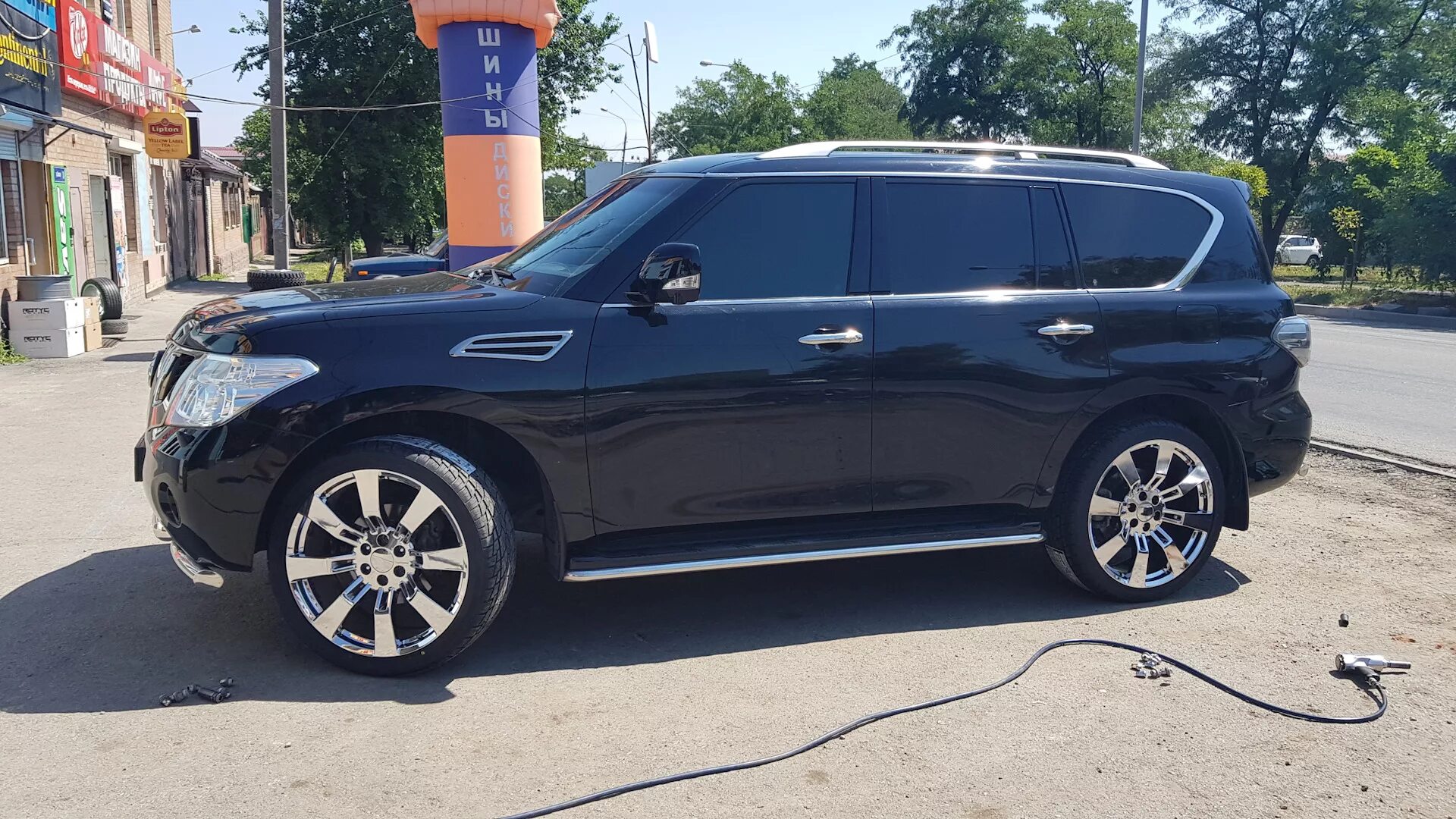 Ниссан патрол y62 фото Лапти)) - Nissan Patrol (Y62), 5,6 л, 2013 года колёсные диски DRIVE2