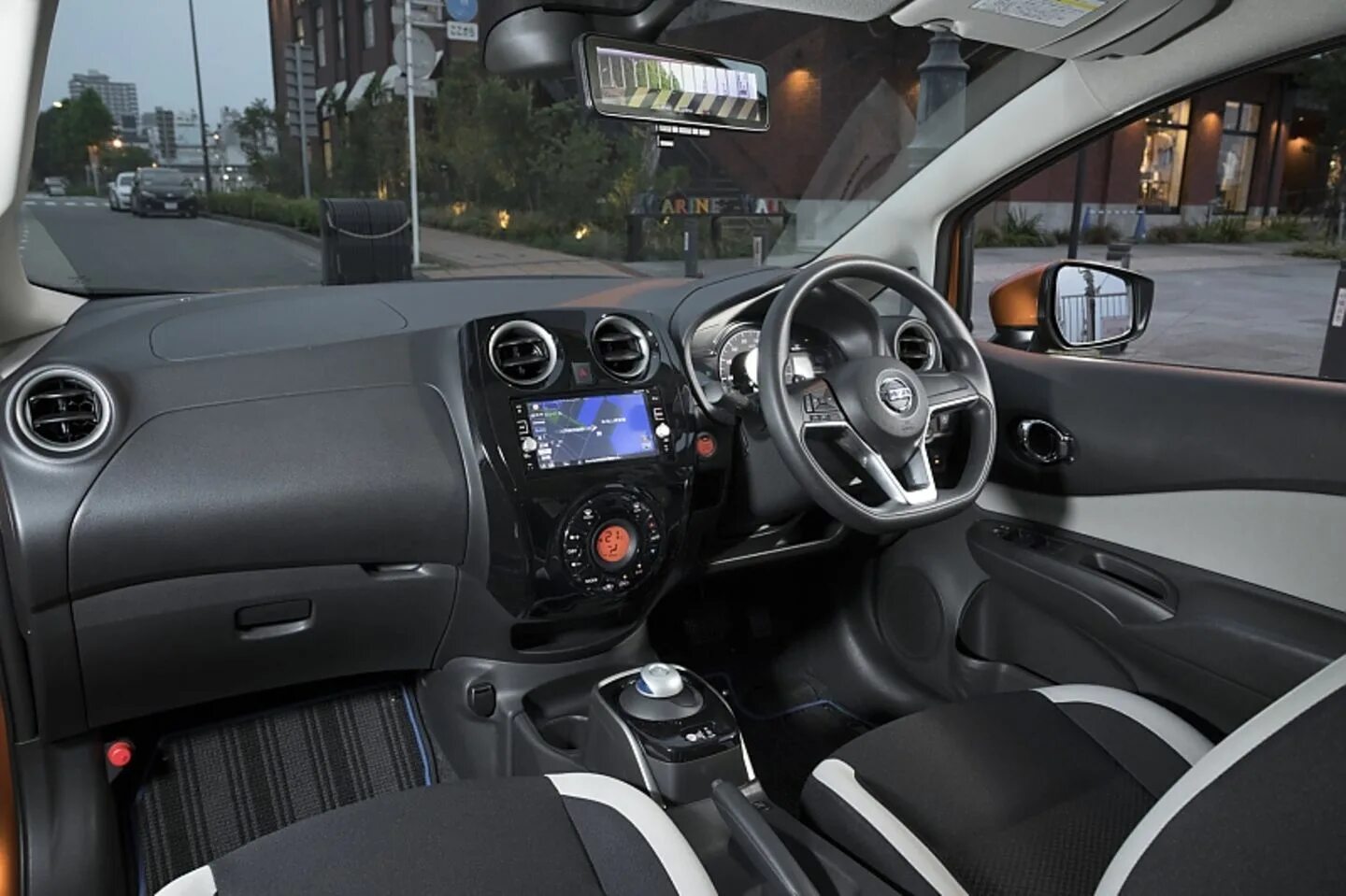 Ниссан пауэр фото Insellösung STERN.de