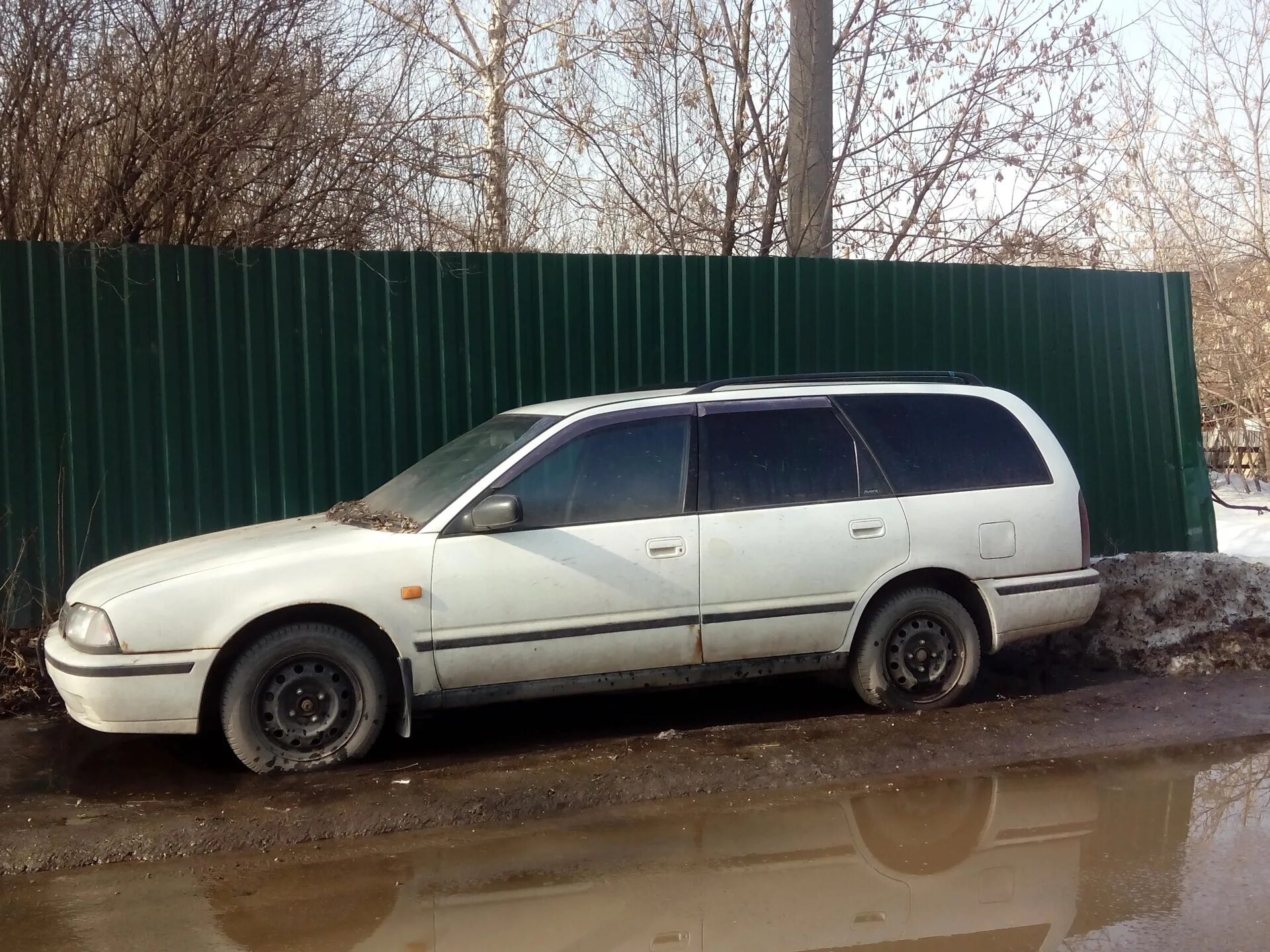 Ниссан праворукий фото простаивает праворукий Ниссан в мневниках.москва - Сообщество "Брошенные Машины"