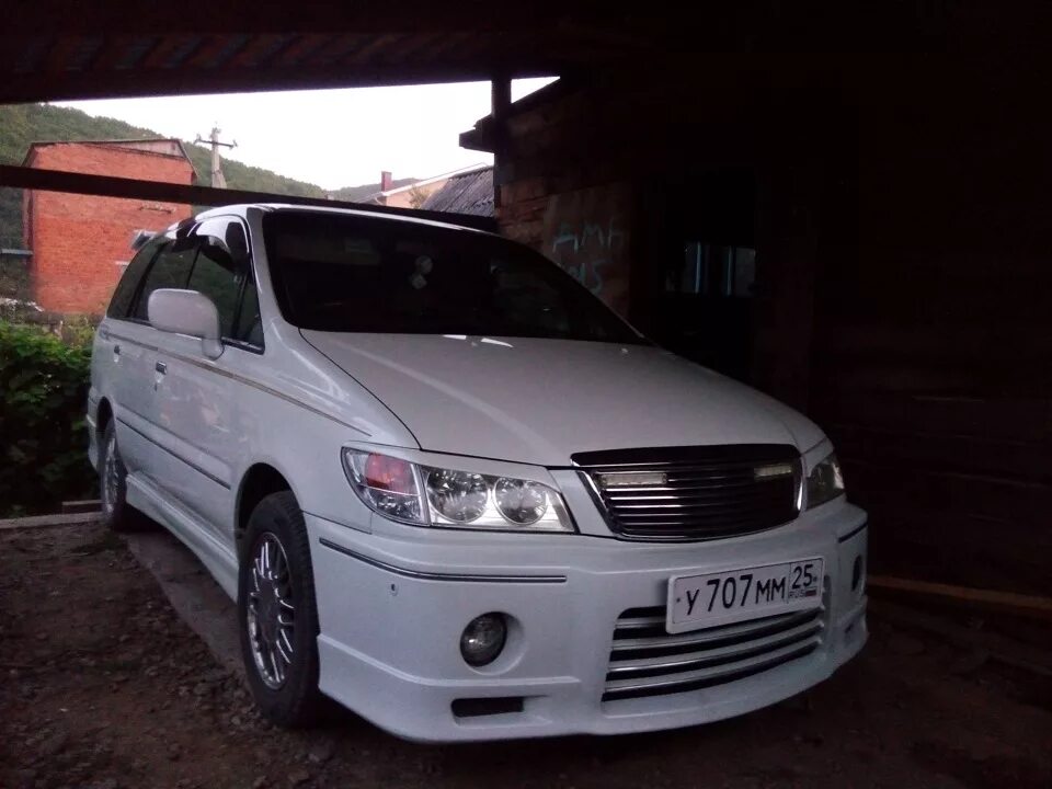 Ниссан пресаж тюнинг Полирнул весь кузов и фары. - Nissan Presage (1G), 3 л, 2000 года кузовной ремон