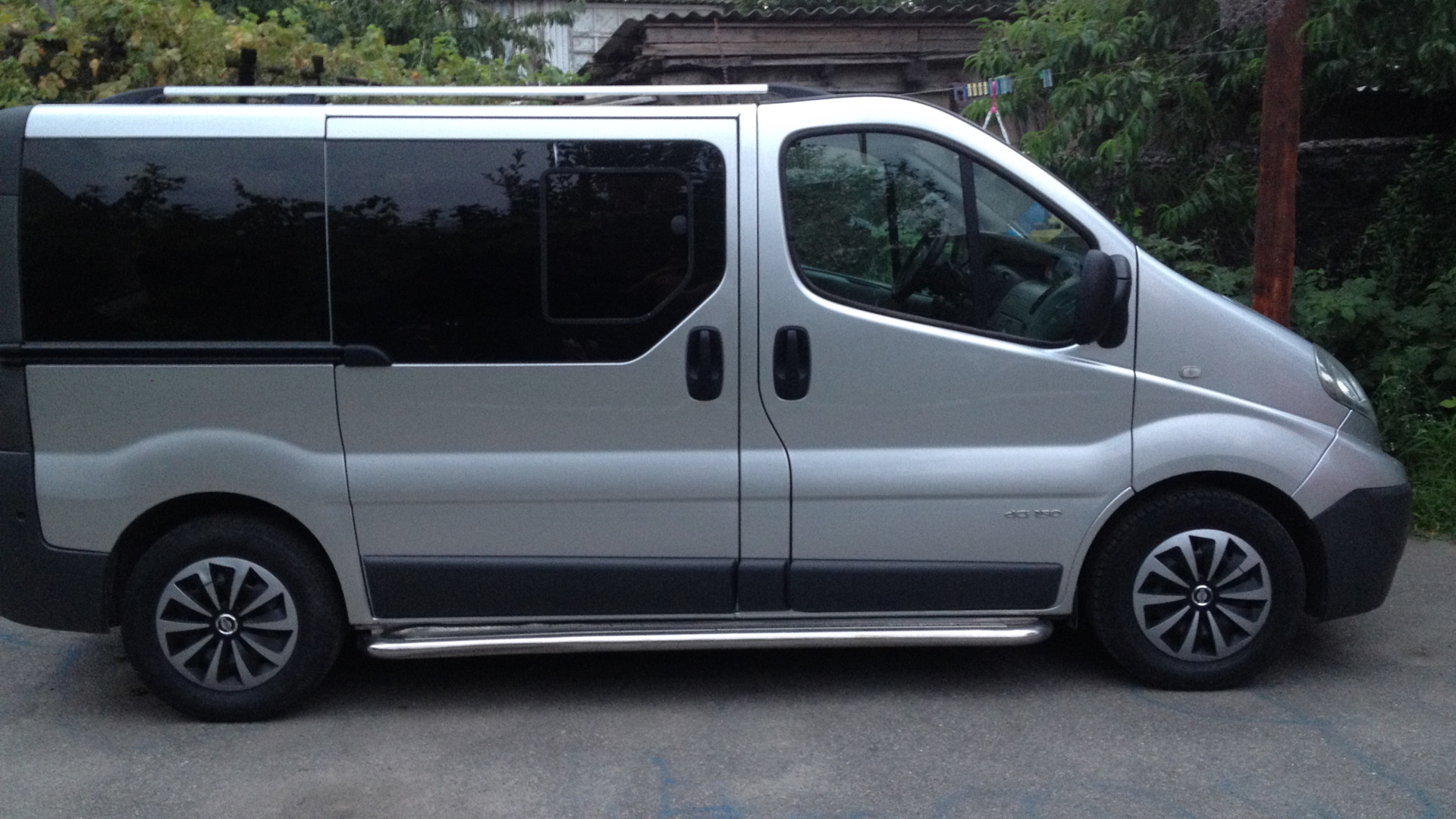 Ниссан примастар фото Nissan Primastar 2.5 дизельный 2008 Passenger на DRIVE2