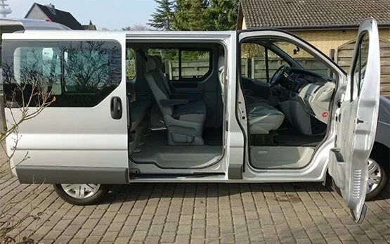 Ниссан примастар фото салона Ниссан Примастар 1.9 8+1 аренда автомобиля в Салоники