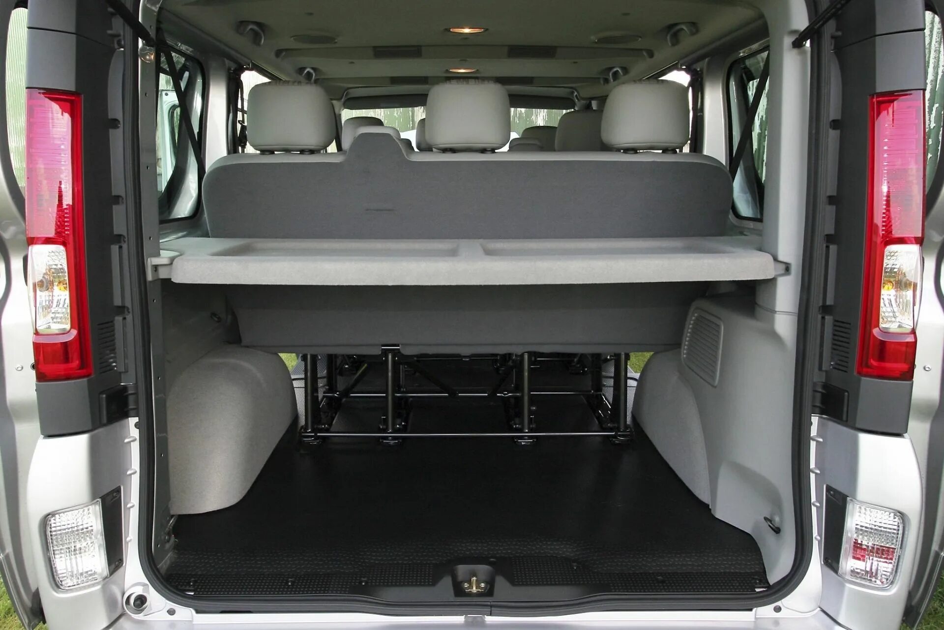 Ниссан примастар фото салона Ниссан трафик фото и видео