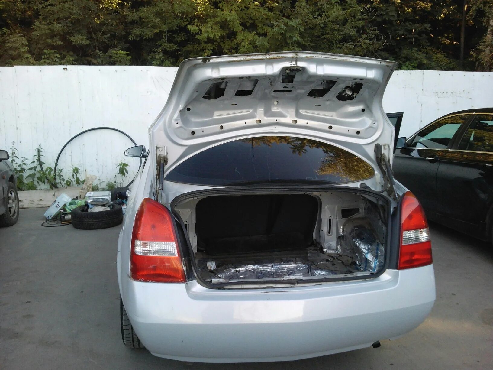 Ниссан примера багажник фото Разборка багажника и освобождение места под систему - Nissan Primera (P12), 1,6 