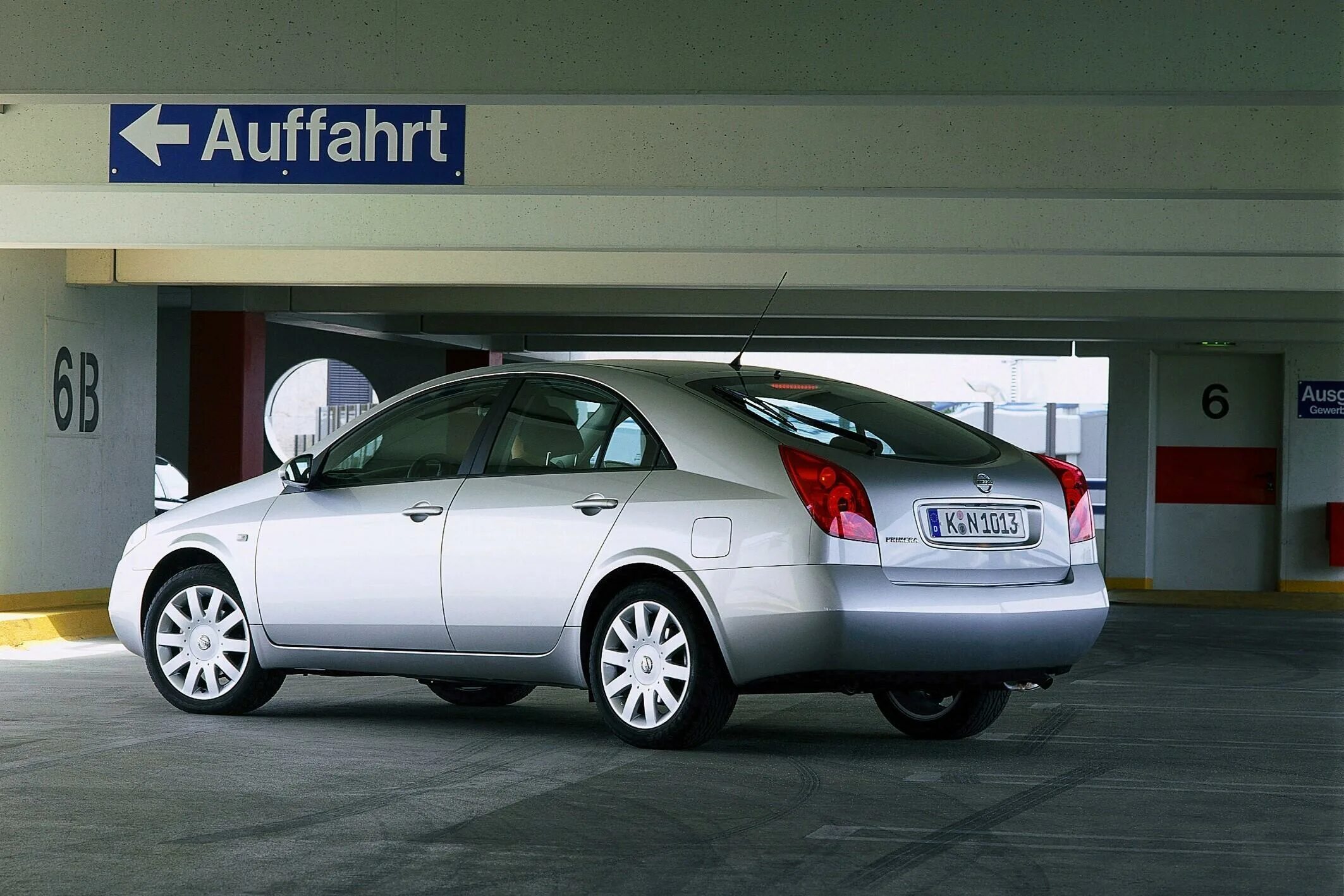 Ниссан примера хэтчбек фото Nissan Primera P12 (2001 - 2008) Лифтбек 2.0 CVT (140 л.с.) - технические характ