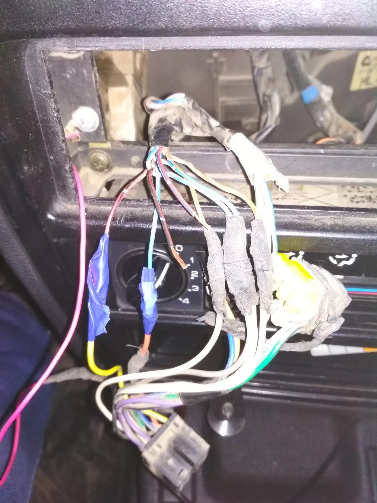 Ниссан примера подключение магнитолы Подключение ISO переходника. Help! - Nissan Primera (P10), 2 л, 1993 года автозв