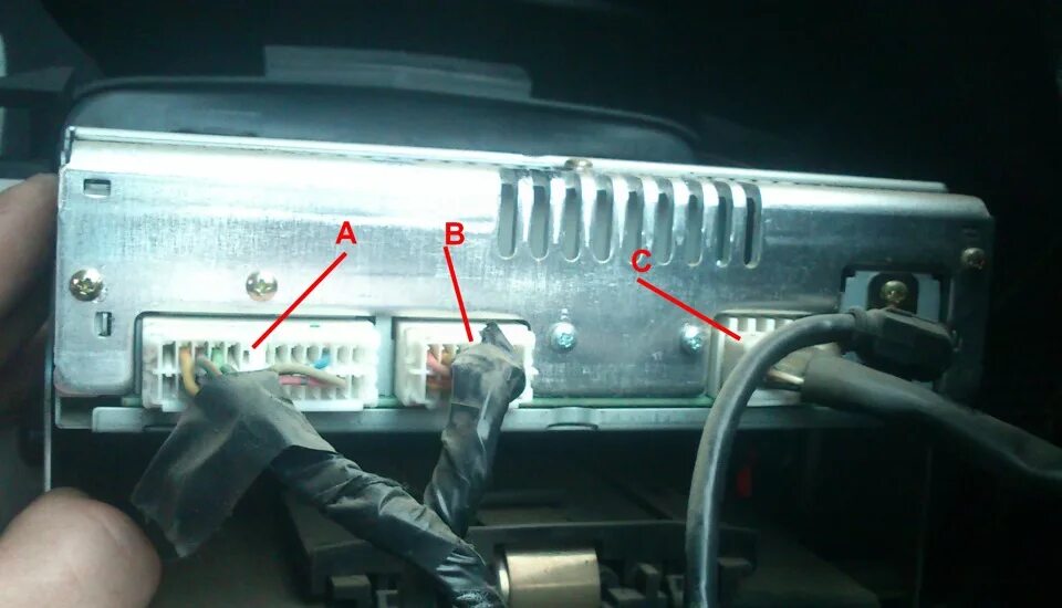 Ниссан примера подключение магнитолы нужна помощь с подключением ятура - Nissan Primera (P12), 1,8 л, 2004 года элект