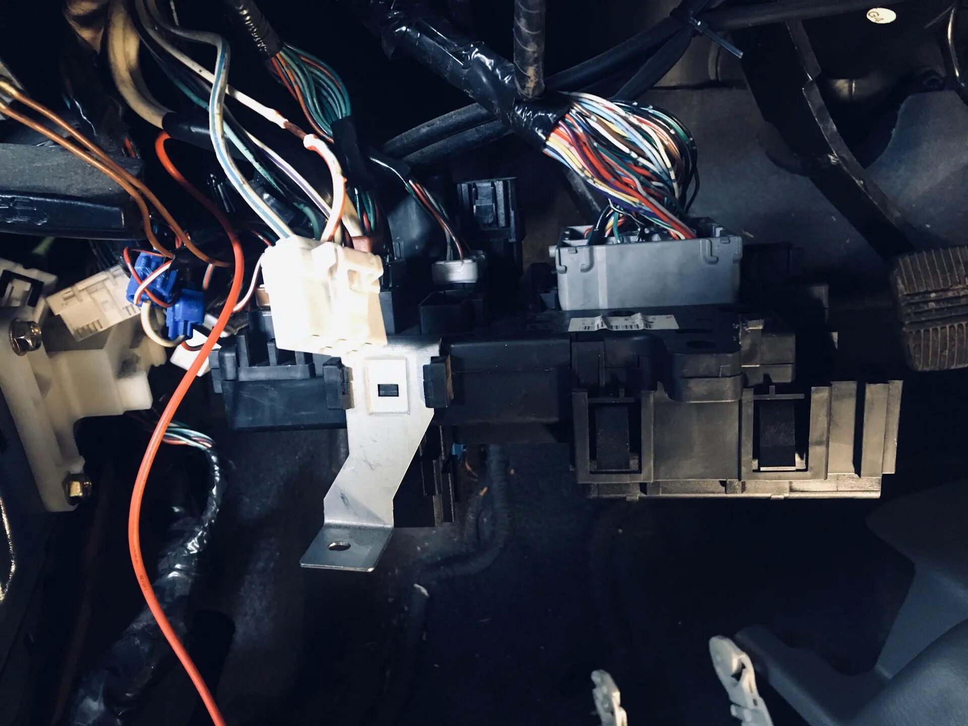 Ниссан примера подключение сигнализации Nissan Primera P11 2000 Точки подключения сигнализации - DRIVE2