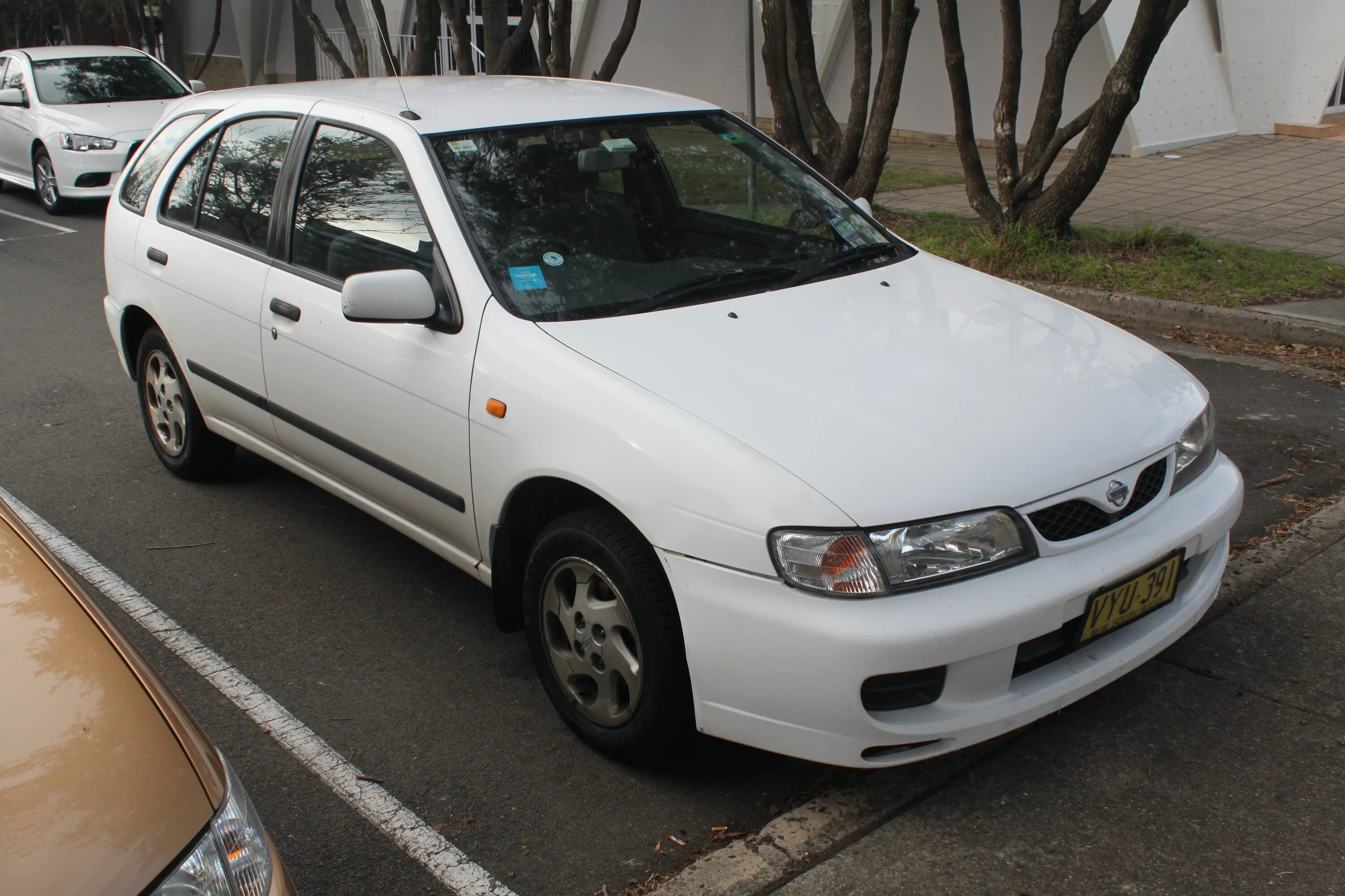 Ниссан пульсар фото File:1999 Nissan Pulsar (N15 S2) Plus 5-door hatchback (18831662641).jpg - Wikim