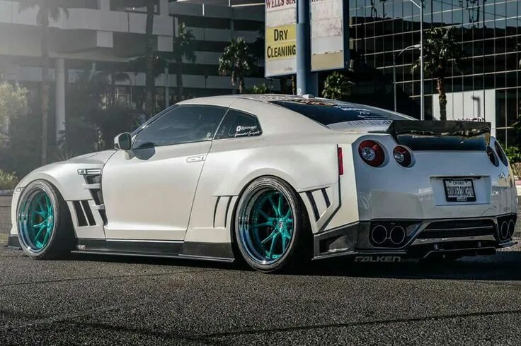 Ниссан р35 фото White Nissan GTR R35 - My Dream Car