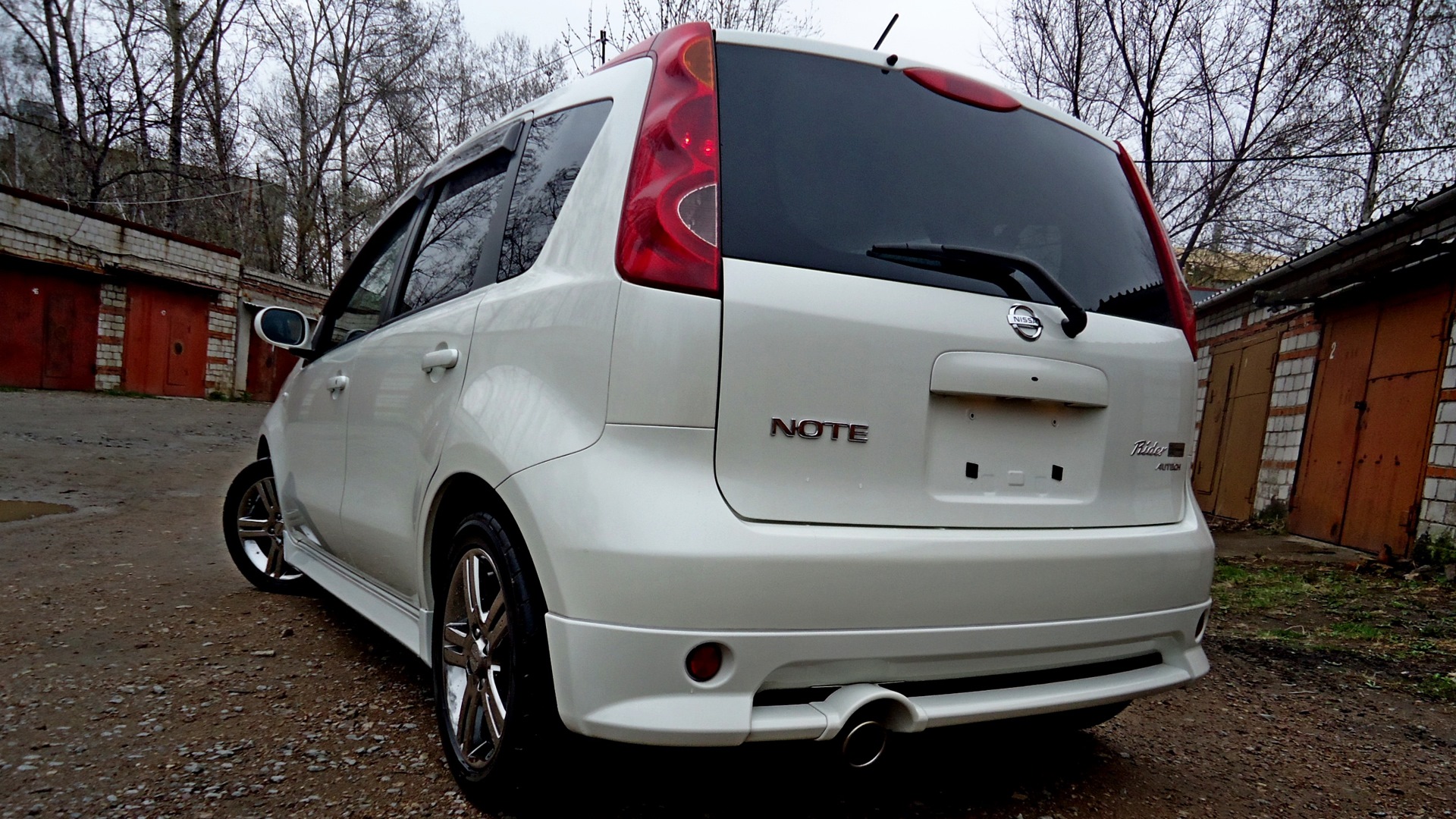 Ниссан райдер фото Nissan Note (1G) 1.5 бензиновый 2008 Rider Autech H.P.S. на DRIVE2