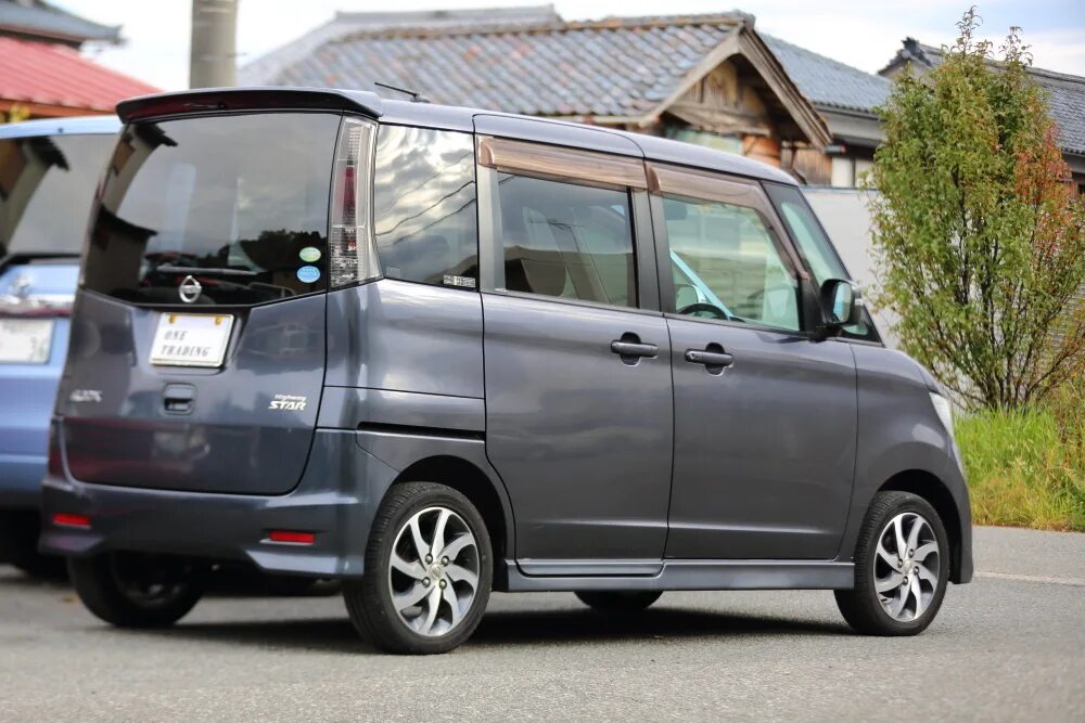 Ниссан рукс фото H23 year Nissan Roox Highway Star 4WD vehicle inspection "shaken" attaching ridi