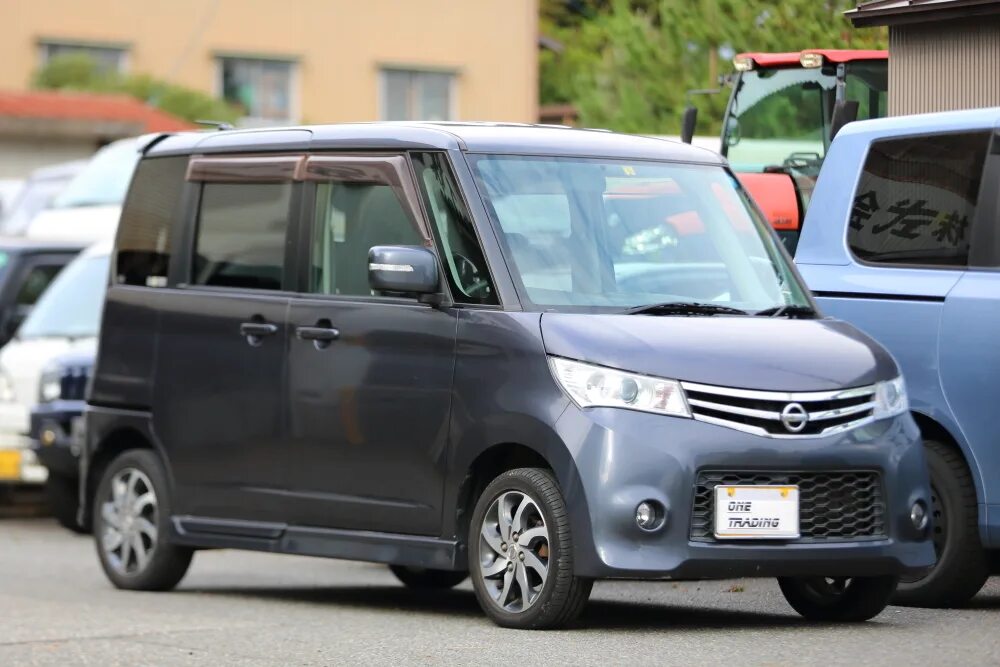 Ниссан рукс фото H23 year Nissan Roox Highway Star 4WD vehicle inspection "shaken" attaching ridi