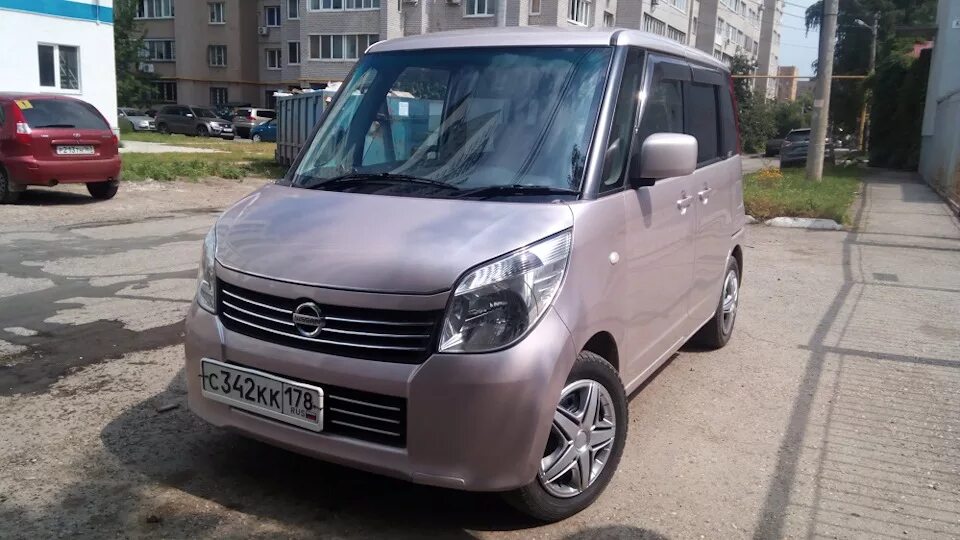 Ниссан рукс фото Бортжурнал Nissan Roox Розовая пантера