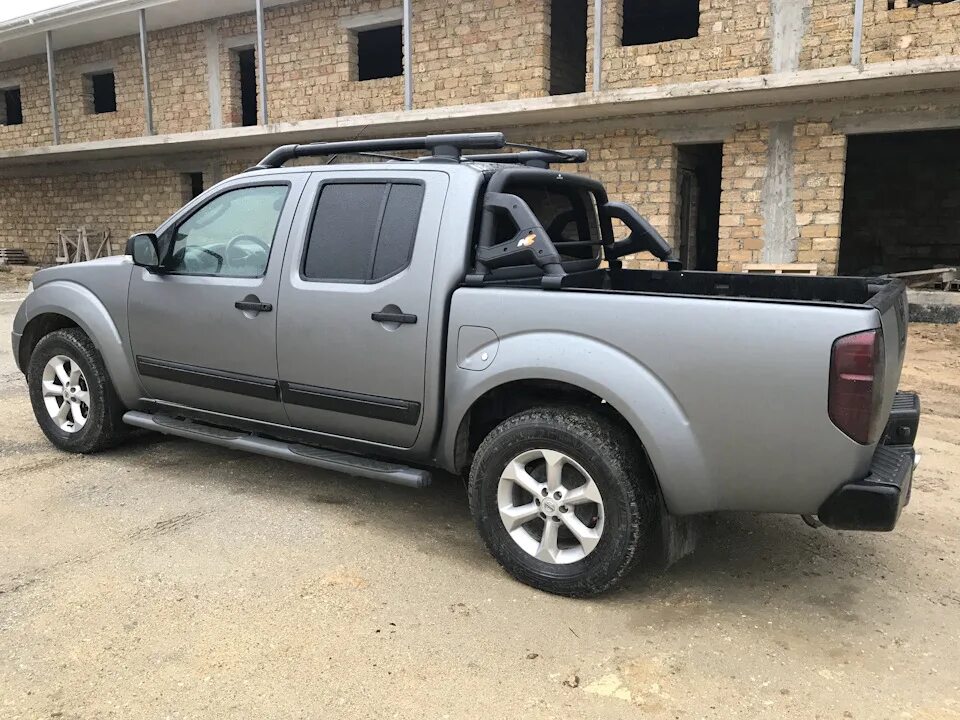 Ниссан с кузовом фото Защитная дуга для Nissan Navara - установленна! - Nissan Navara (2G), 2,5 л, 200